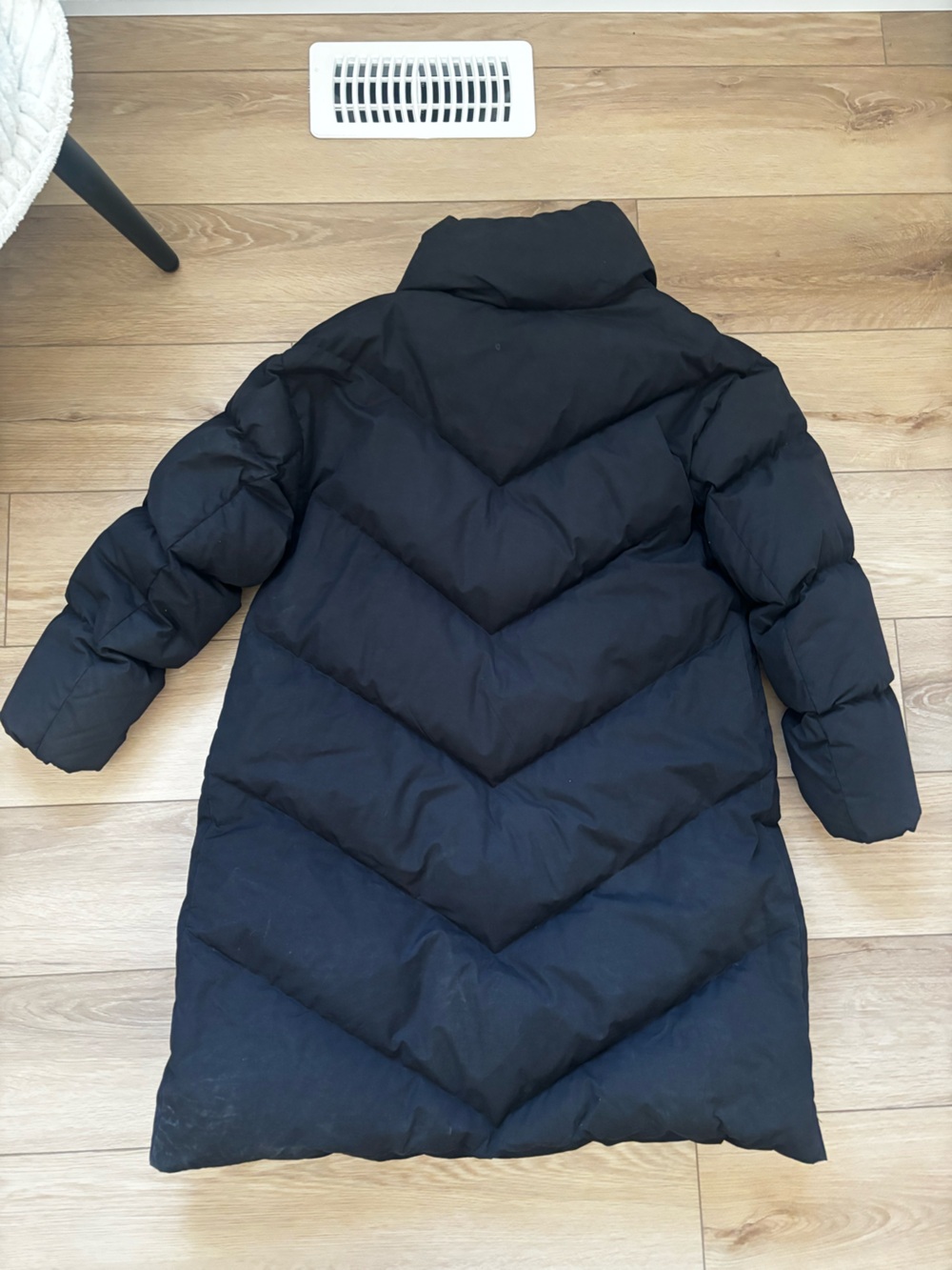 Aritiza Wilfred Cloud Black Long Puffer Coat - Insulated Jacket - Picture 4 of 4